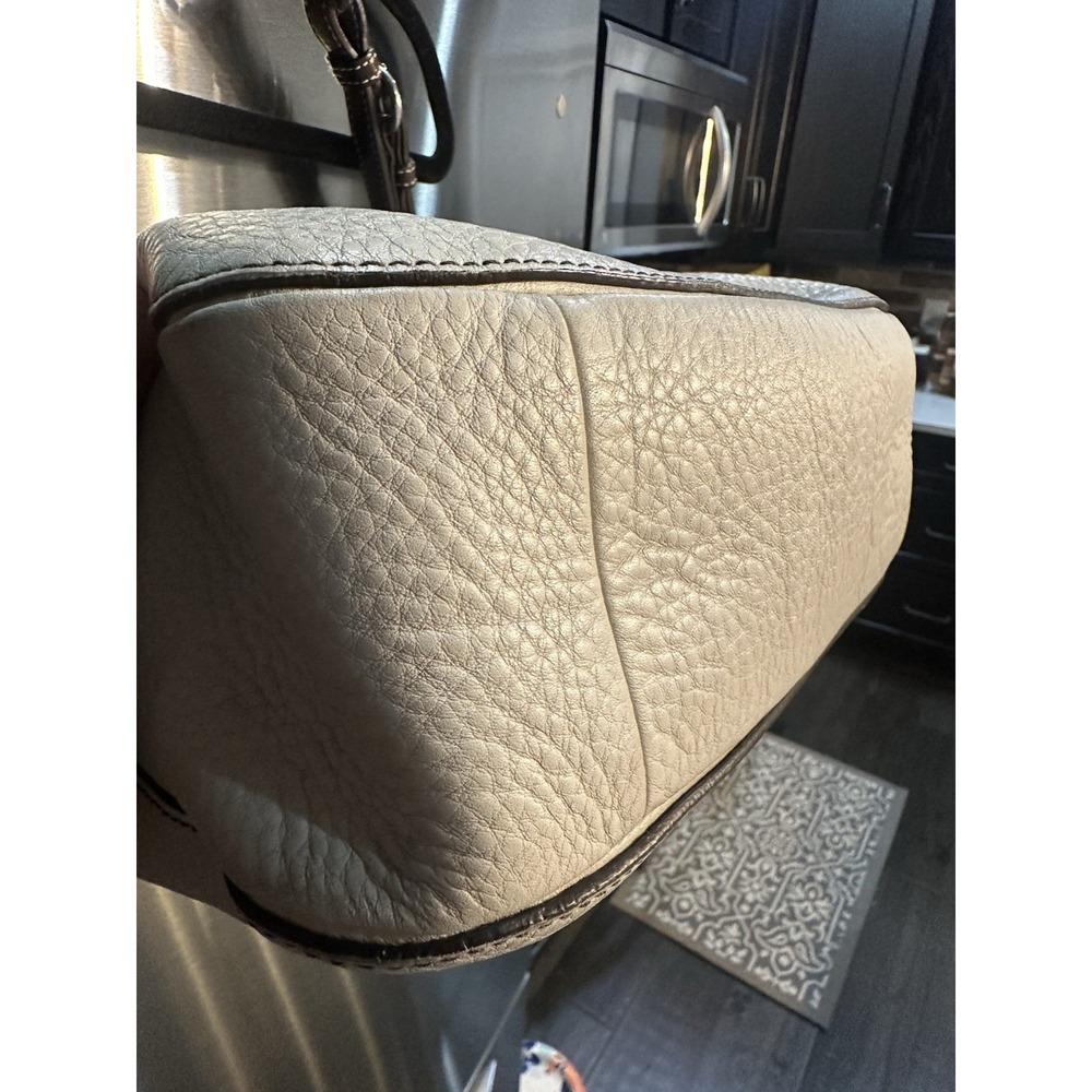 Coach White and Brown Leather Shoulder Bag with Slouchy Silhouette - Picture 6 of 9